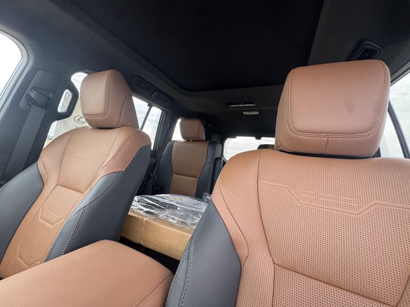 New 2026 Lexus GX 550 OvertrailImage 21