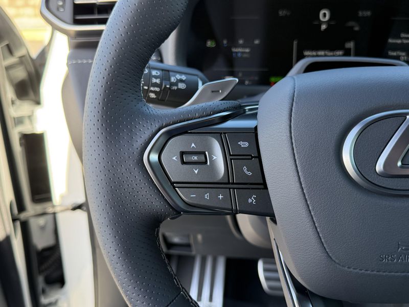 New 2026 Lexus LX 700h F SPORT HandlingImage 21