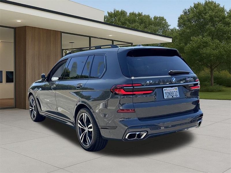 Used 2023 BMW X7 M60iImage 10