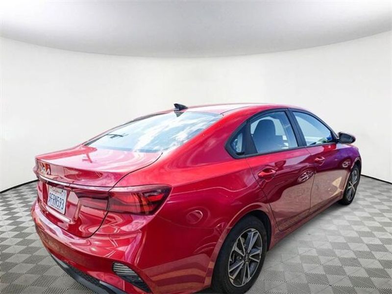 Used 2023 Kia Forte LXSImage 8
