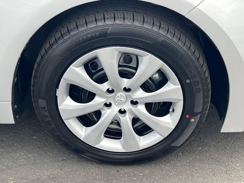 Used 2022 Toyota Corolla LEImage 27