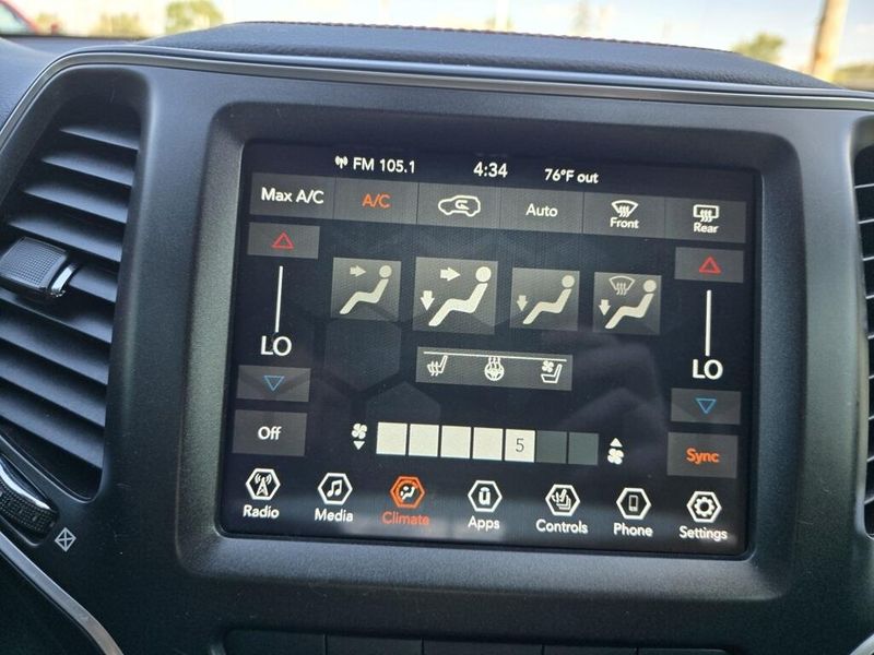 2021 Jeep Cherokee Trailhawk photo 14