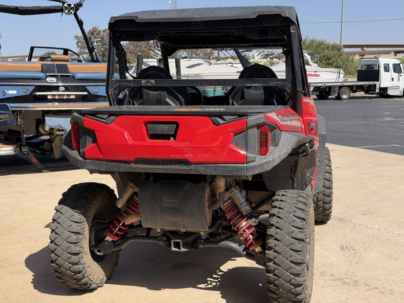 USED 2025 POLARIS GENERAL XP 1000 ULTIMATE INDY RED Image 3