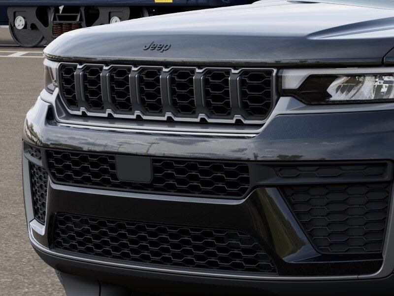 New 2026 Jeep Grand Cherokee Laredo Altitude 4x4Image 11