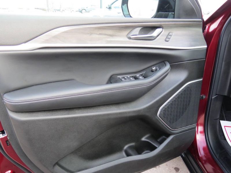 New 2026 Jeep Grand Cherokee Limited 4x4Image 8