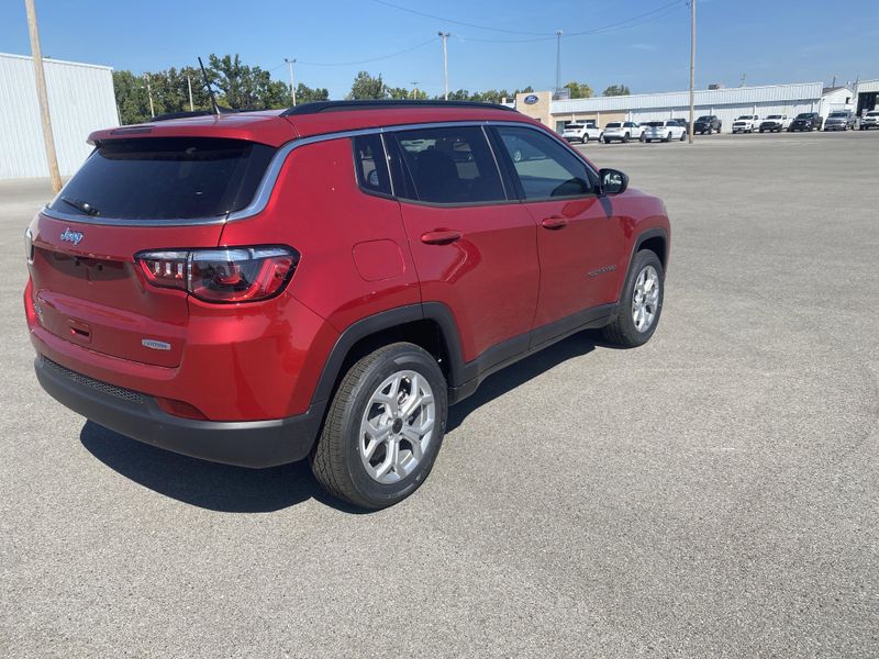 2025 Jeep Compass Latitude photo 7