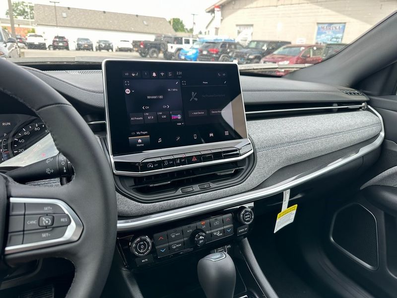 2024 Jeep Compass Latitude 4x4Image 3