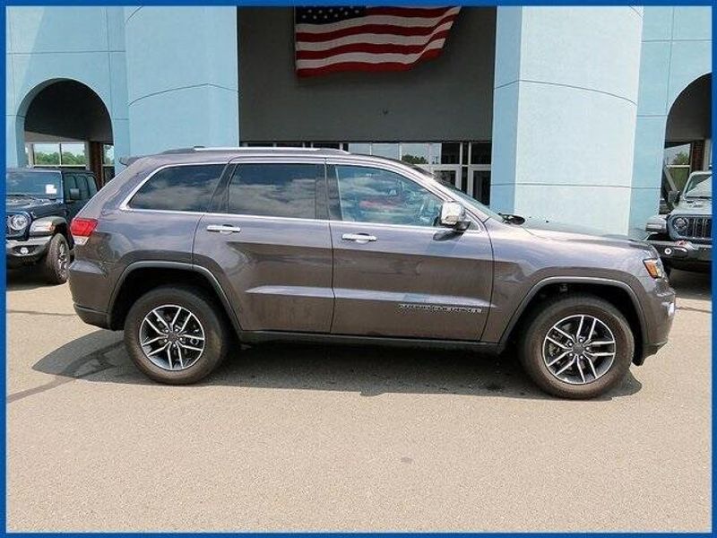 Used 2021 Jeep Grand Cherokee LimitedImage 2