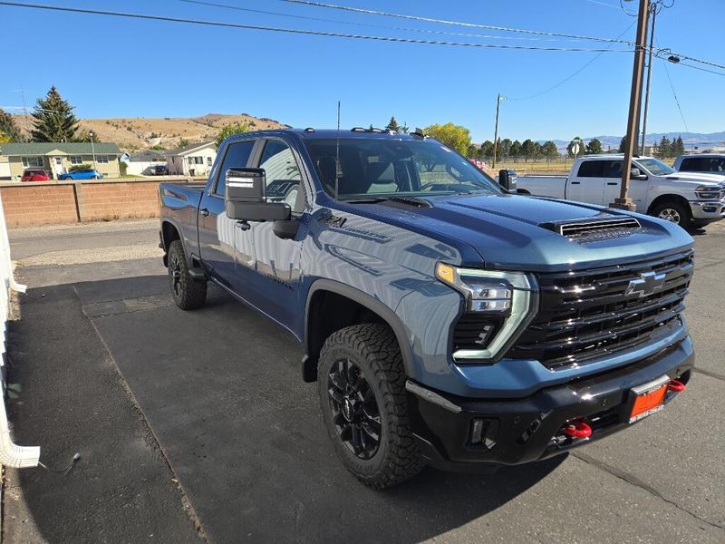 2026 Chevrolet Silverado LT photo 2