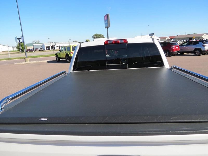 Used 2016 Chevrolet Silverado 1500 LTZ 4x4 4dr Crew Cab 5.8 ft. SBImage 7