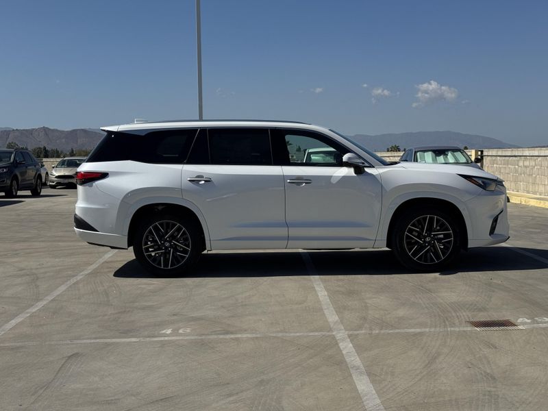 New 2026 Lexus NX 450h+ LuxuryImage 11