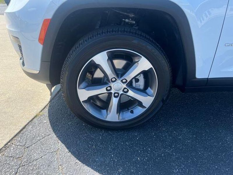 2025 Jeep Grand Cherokee Limited2025 Jeep Grand Cherokee L Limited 4x4