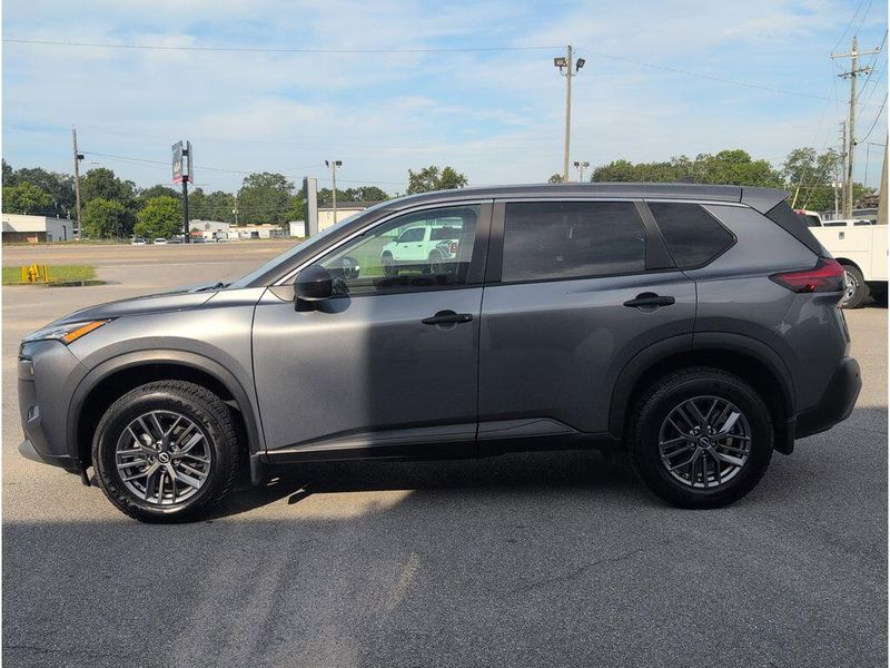 Used 2023 Nissan Rogue SImage 2