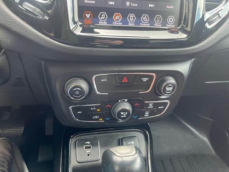 Used 2018 Jeep Compass Image 10