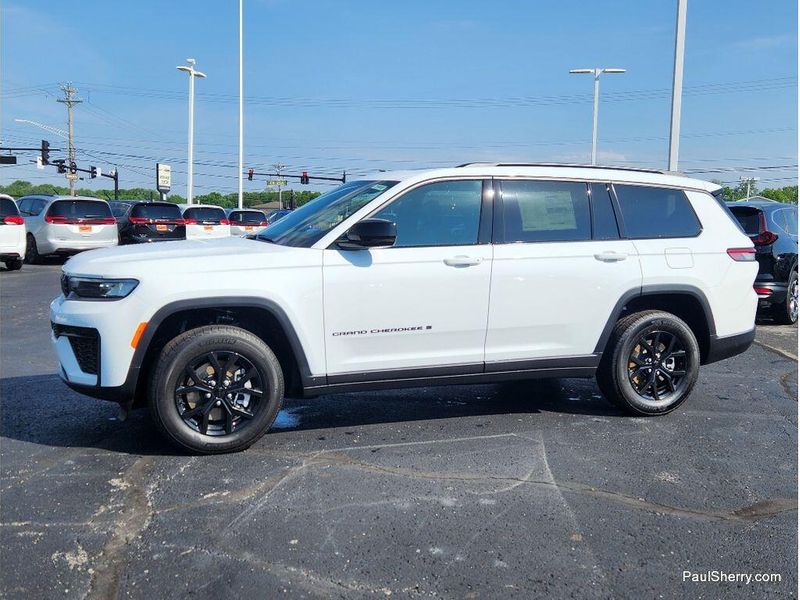 New 2026 Jeep Grand Cherokee L Laredo Altitude 4x4