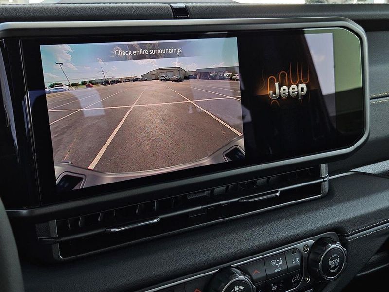 2025 Jeep Gladiator High Tide 4x4Image 16