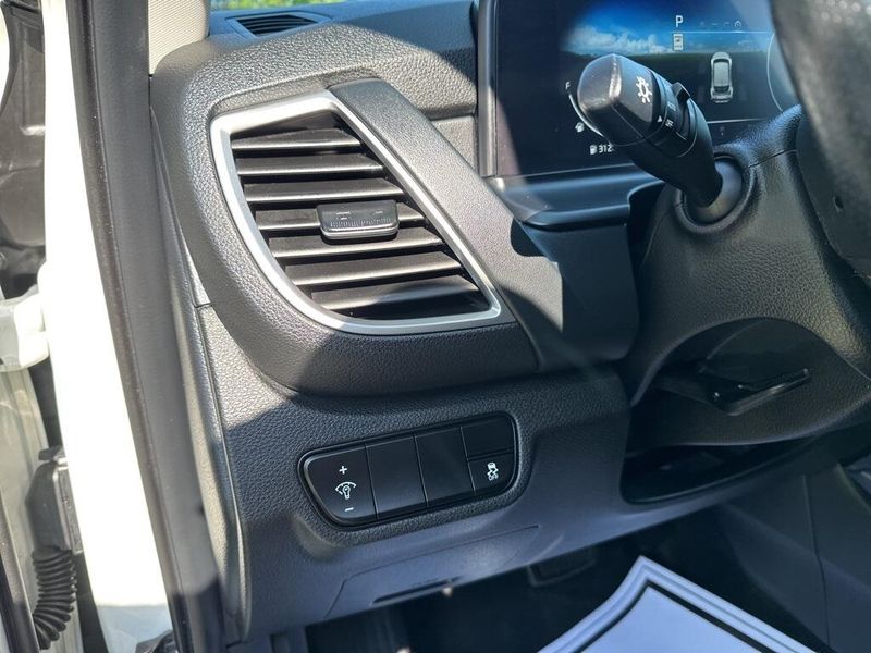 Used 2024 Kia Seltos SXImage 29