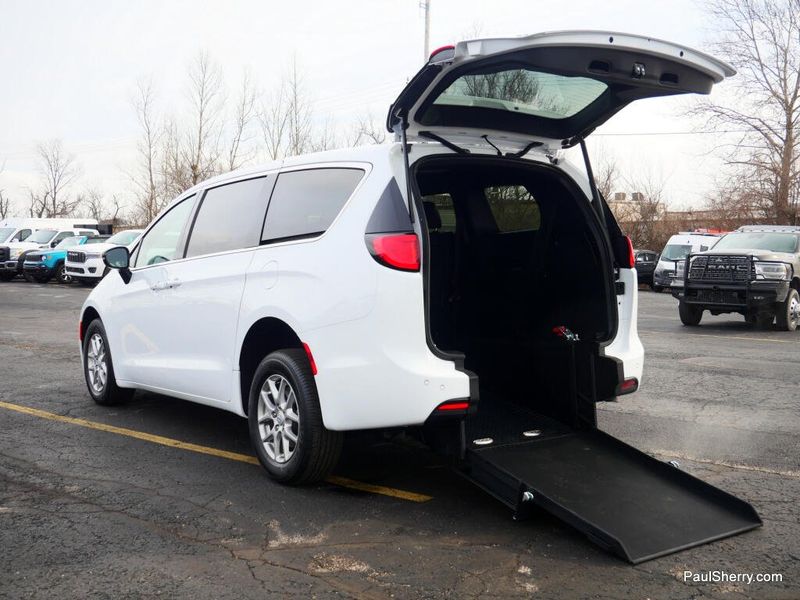 New 2026 Chrysler Voyager LX