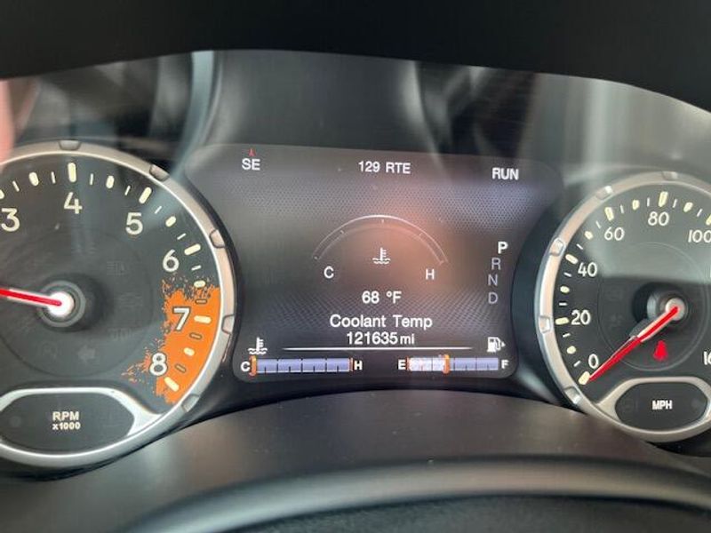 Used 2016 Jeep Renegade Image 12