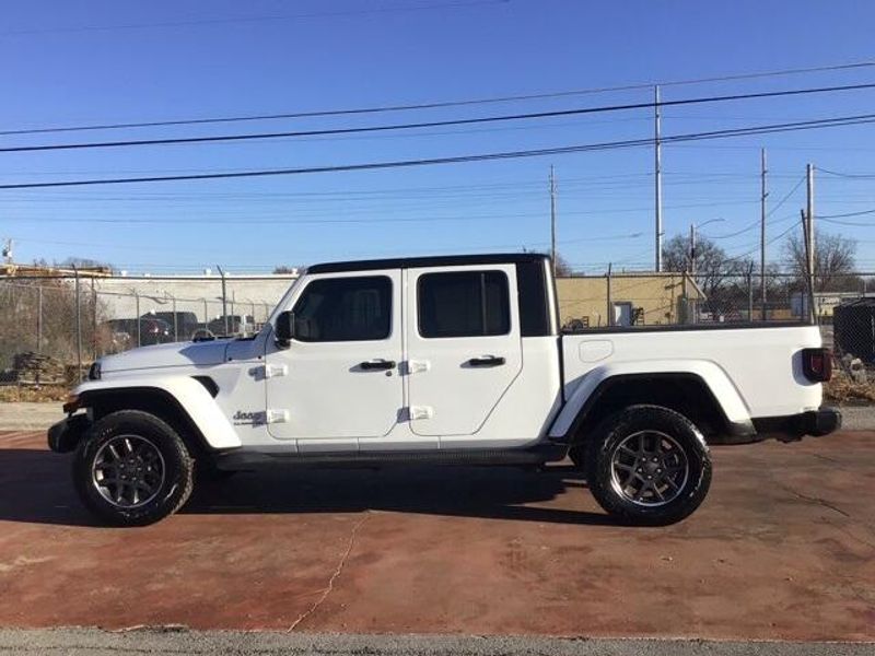 2022 Jeep Gladiator OverlandImage 3