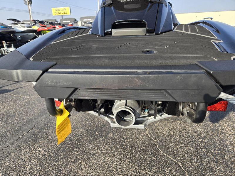 2025 Yamaha FX CRUISER SVHO WAUDIO BLACK Image 10