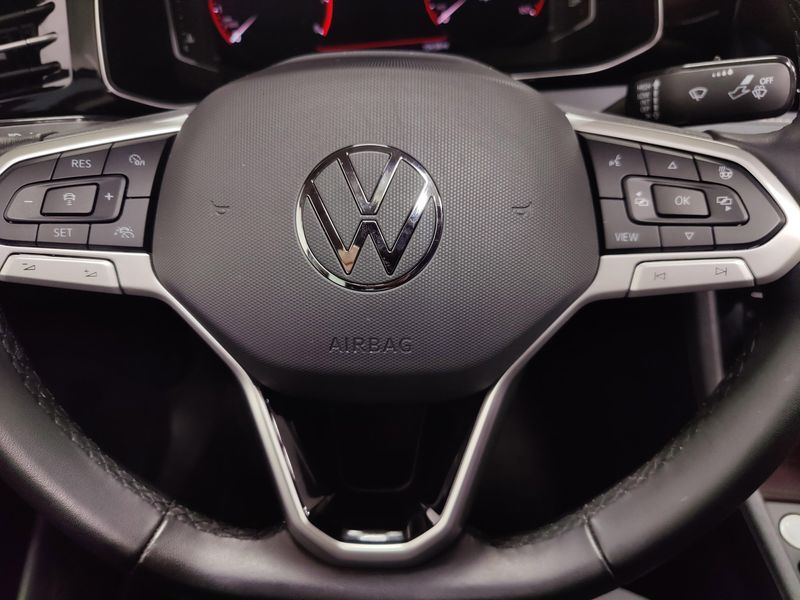 Used 2025 Volkswagen Jetta SEL w/Sunroof & NavImage 29