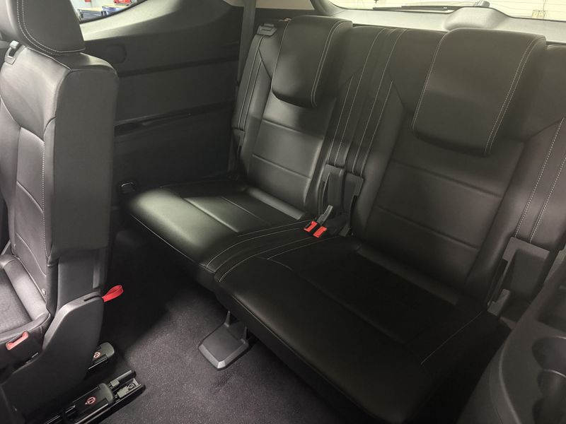 Used 2023 Volkswagen Atlas V6 SEL AWD w/Sunroof & NavImage 18