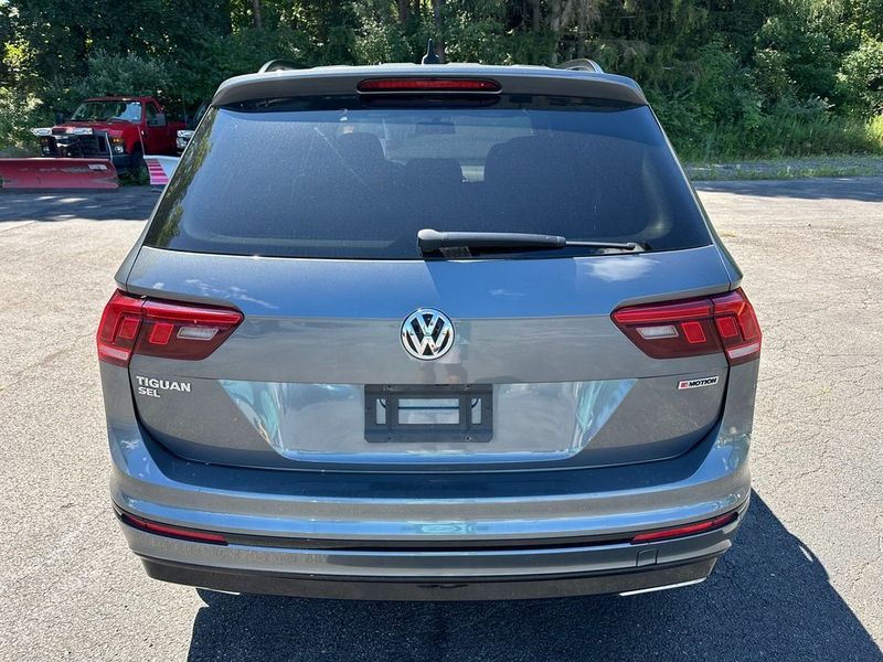 2019 Volkswagen Tiguan 2.0T SEL R-LineImage 15