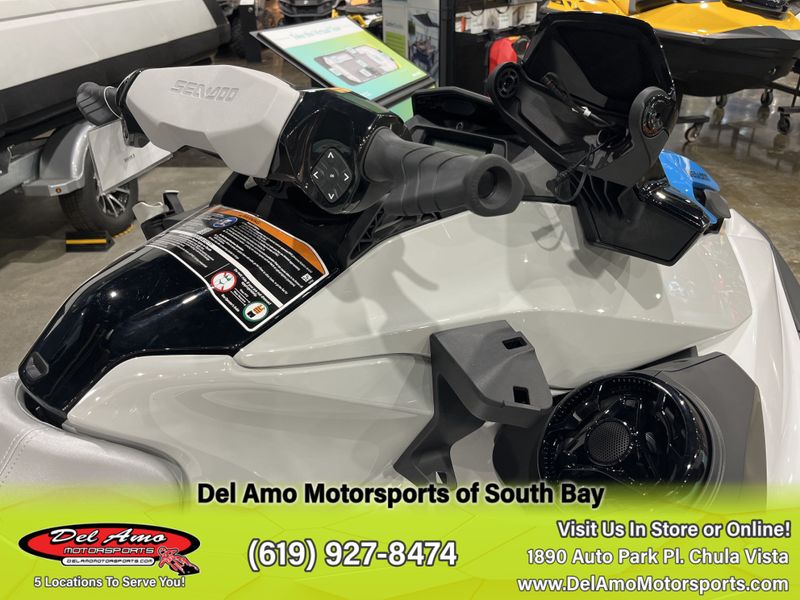 2023 Sea-Doo 33PA  in a WHITE / GULF STREAM BLUE exterior color. Del Amo Motorsports of South Bay (619) 547-1937 delamomotorsports.com 