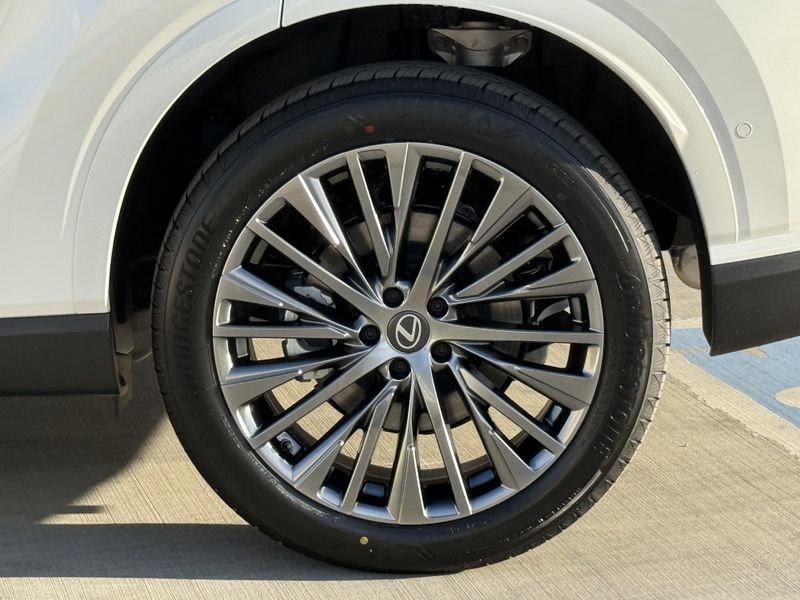 New 2026 Lexus RX 450h+ LuxuryImage 15
