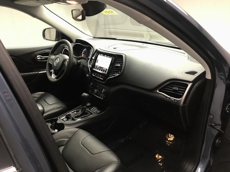 Used 2021 Jeep Cherokee LimitedImage 23