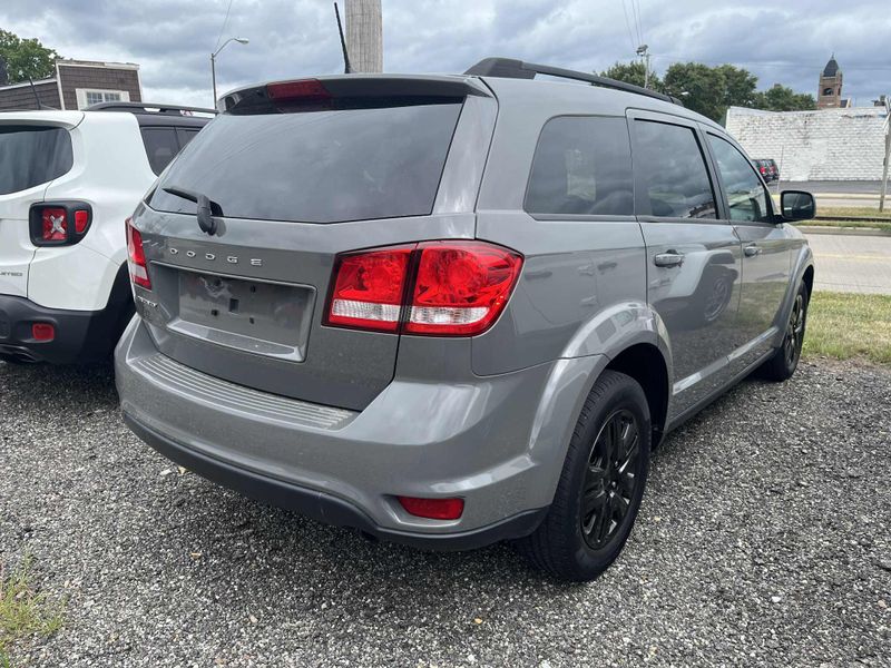 Used 2019 Dodge Journey Image 3