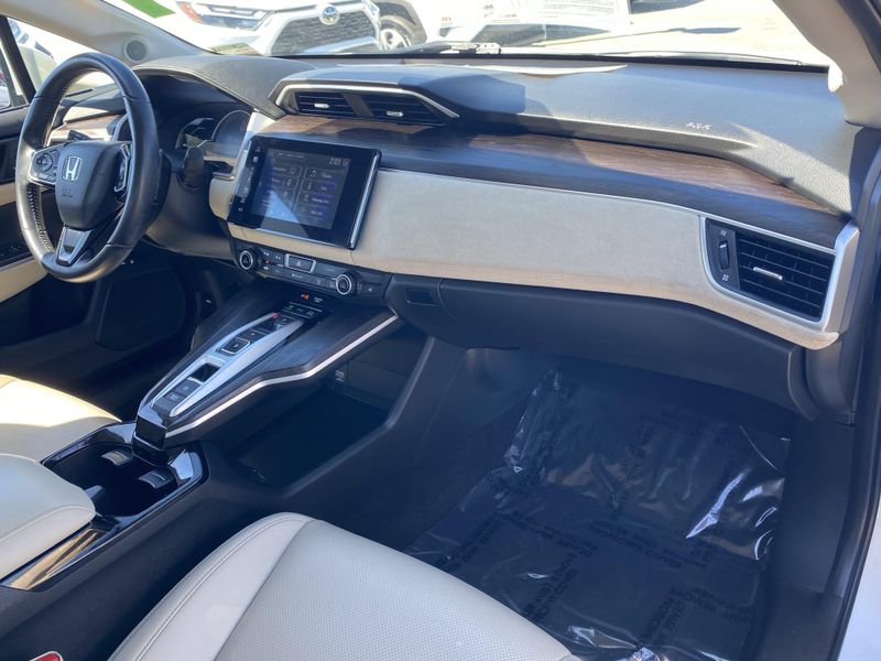 Used 2018 Honda Clarity Plug-In Hybrid TouringImage 9