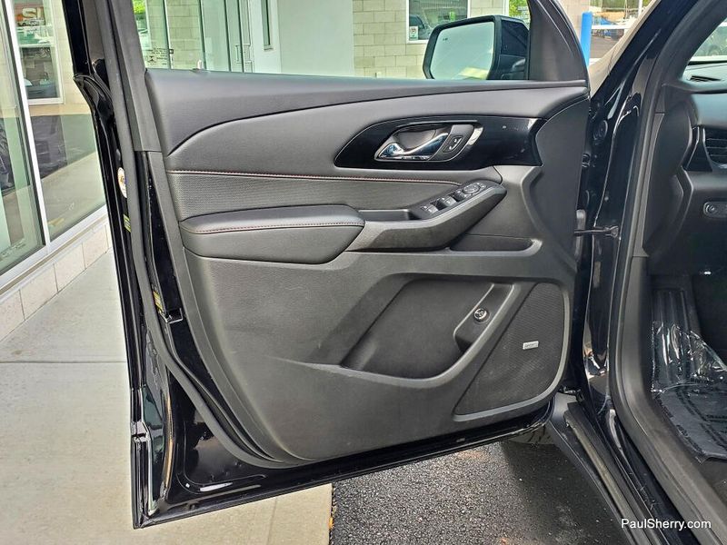 Used 2022 Chevrolet Traverse RS
