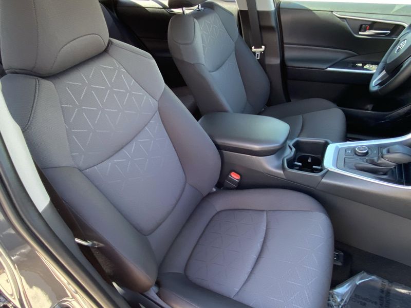 New 2025 Toyota RAV4 Hybrid XLEImage 11