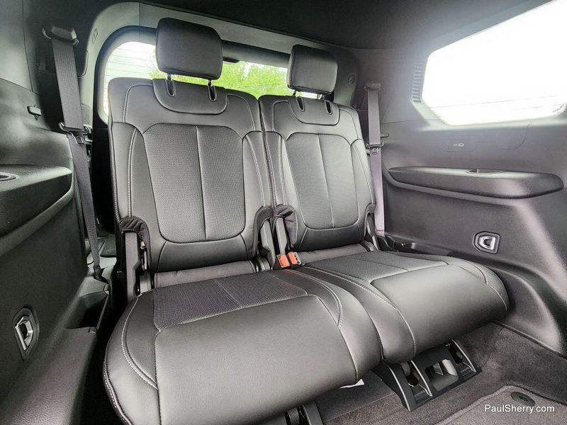 2025 Jeep Grand Cherokee L Limited 4x4Image 3