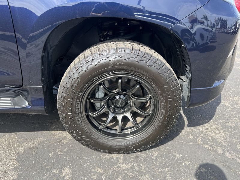 2023 Lexus GX 460 Image 27