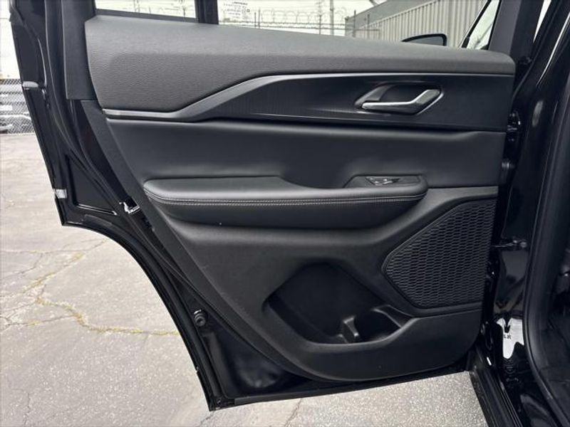 New 2026 Jeep Grand Cherokee Laredo X 4x2