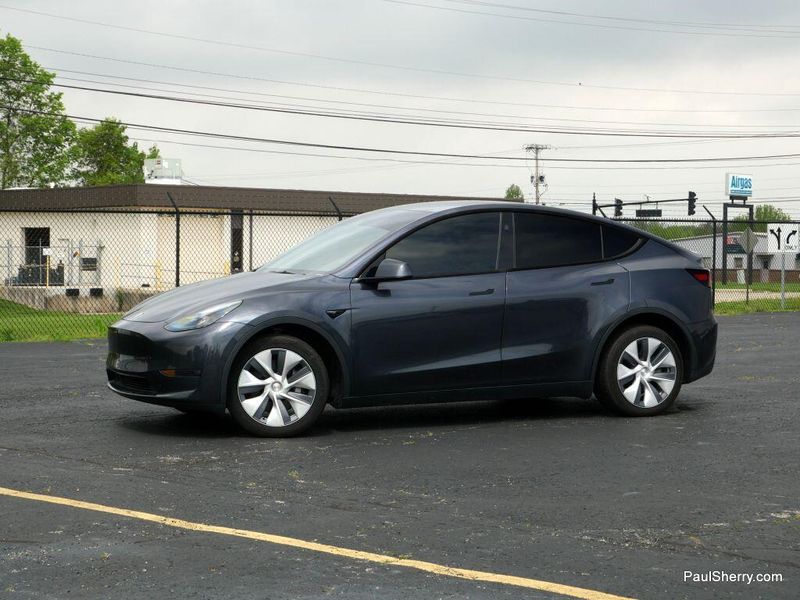 2024 Tesla Model Y Long RangeImage 7