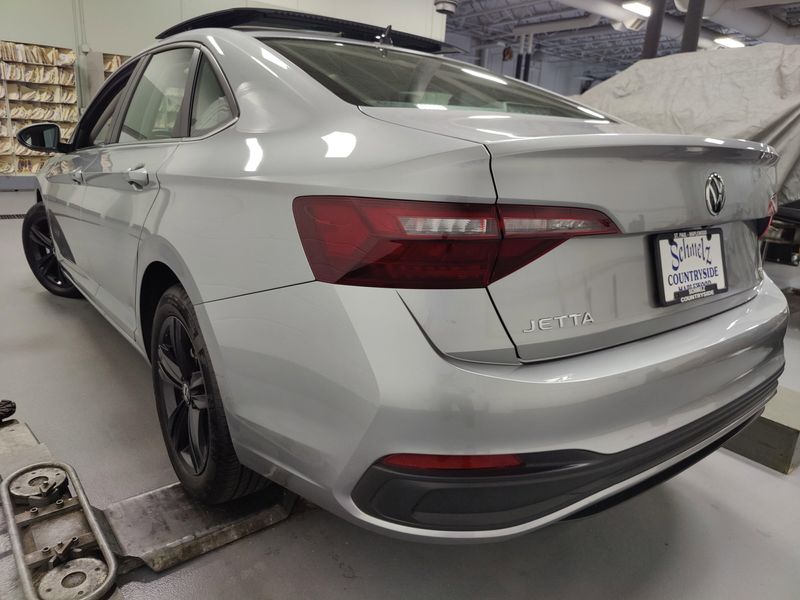 2024 Volkswagen Jetta SE w/Sunroof/Black Wheel PkgImage 7