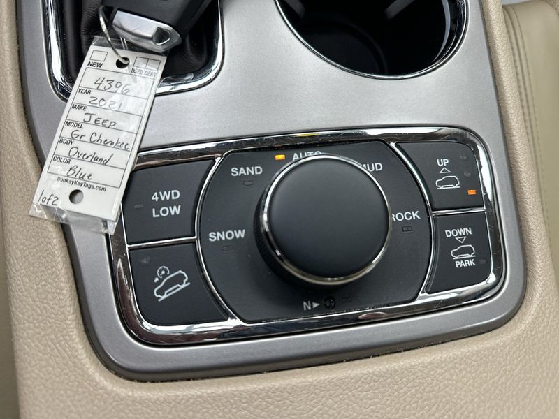 Used 2021 Jeep Grand Cherokee OverlandImage 13