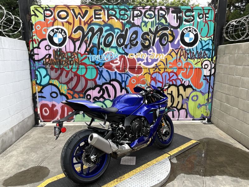 New 2026 Yamaha YZF-R1 Image 6