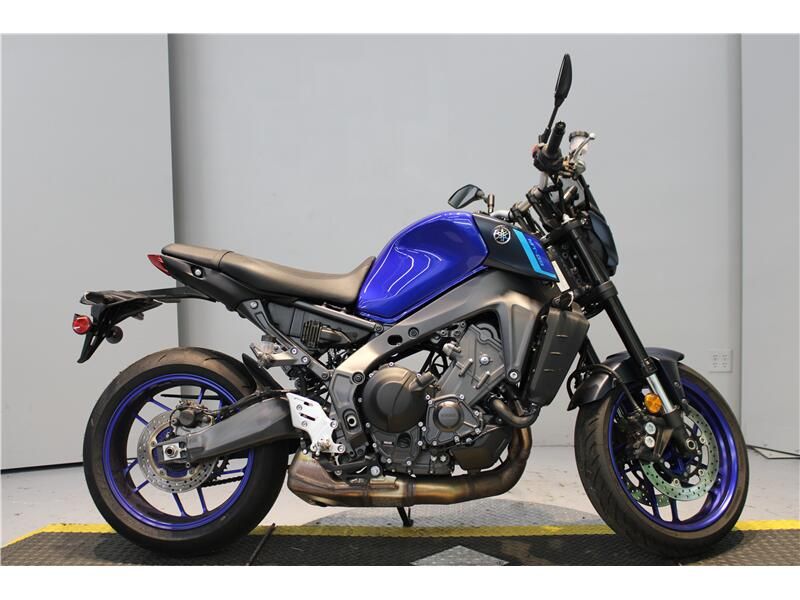 2023 Yamaha MT-09 Image 3