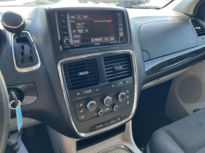 2015 Dodge Grand Caravan SXT photo 16