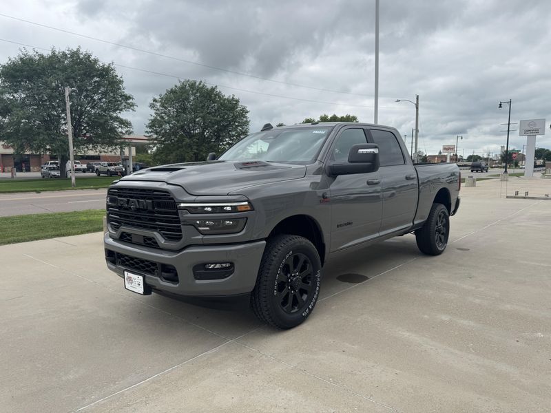 New 2025 RAM 2500 LaramieImage 4