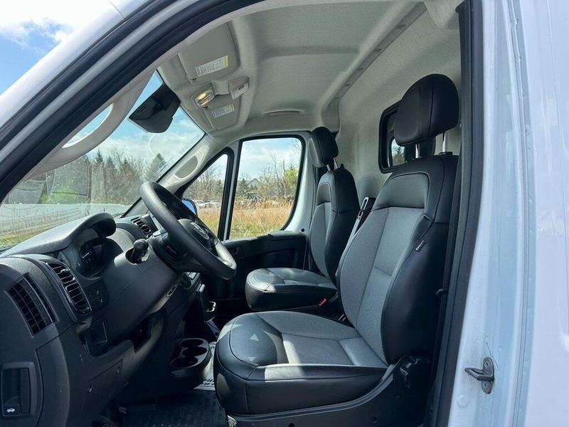 2023 RAM ProMaster 2500 High RoofImage 15