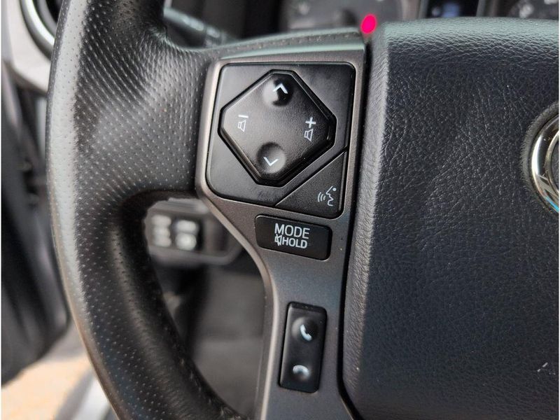 Used 2017 Toyota Tacoma TRD Off RoadImage 23