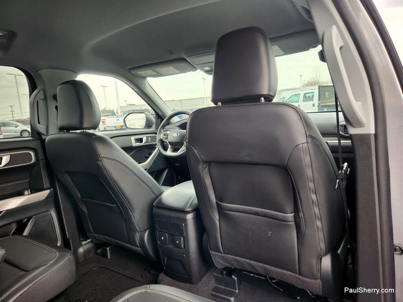Used 2024 Ford Explorer XLT
