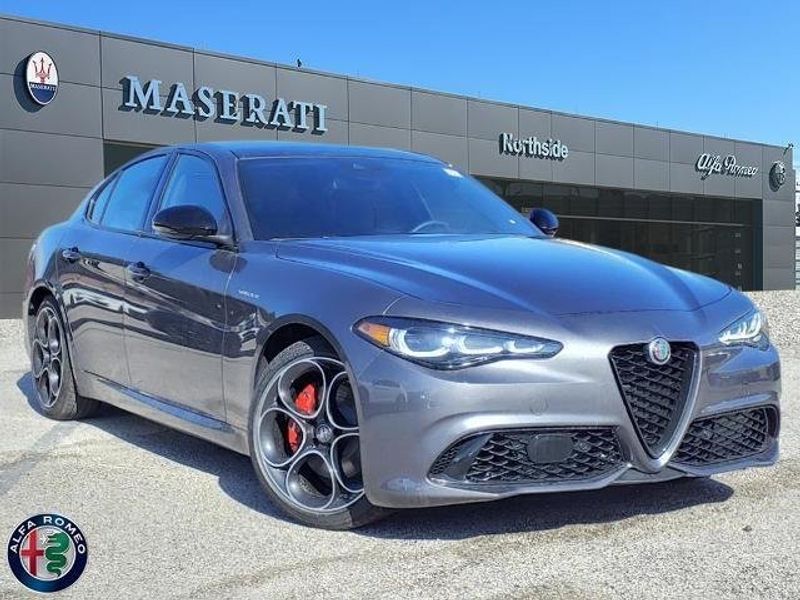 2024 Alfa Romeo Giulia Veloce RwdImage 1