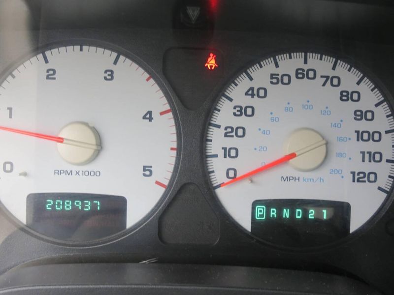 Used 2005 Dodge Ram 2500 SLT 4dr Quad Cab 4WD SBImage 12